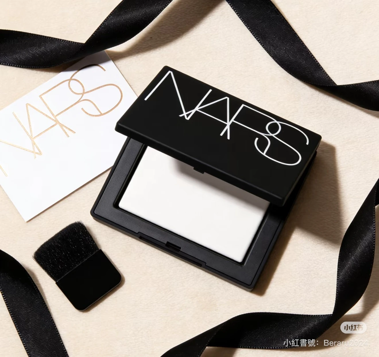 NARS 裸光蜜粉餅