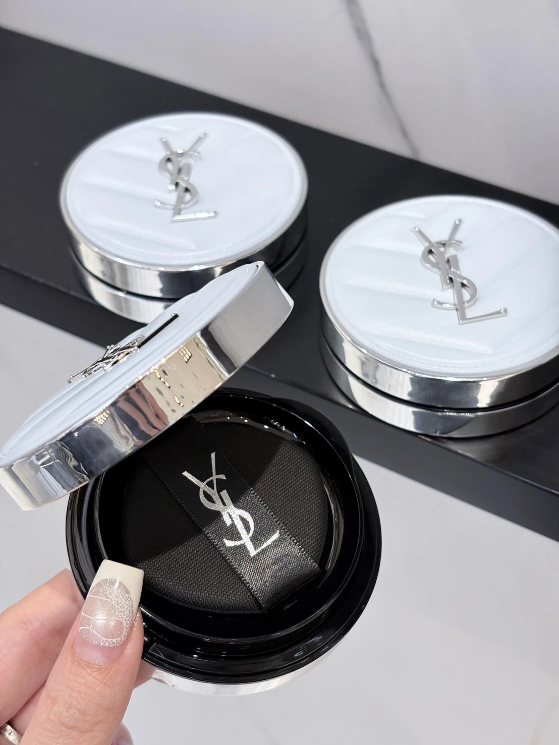 YSL 超模光感精華水氣墊