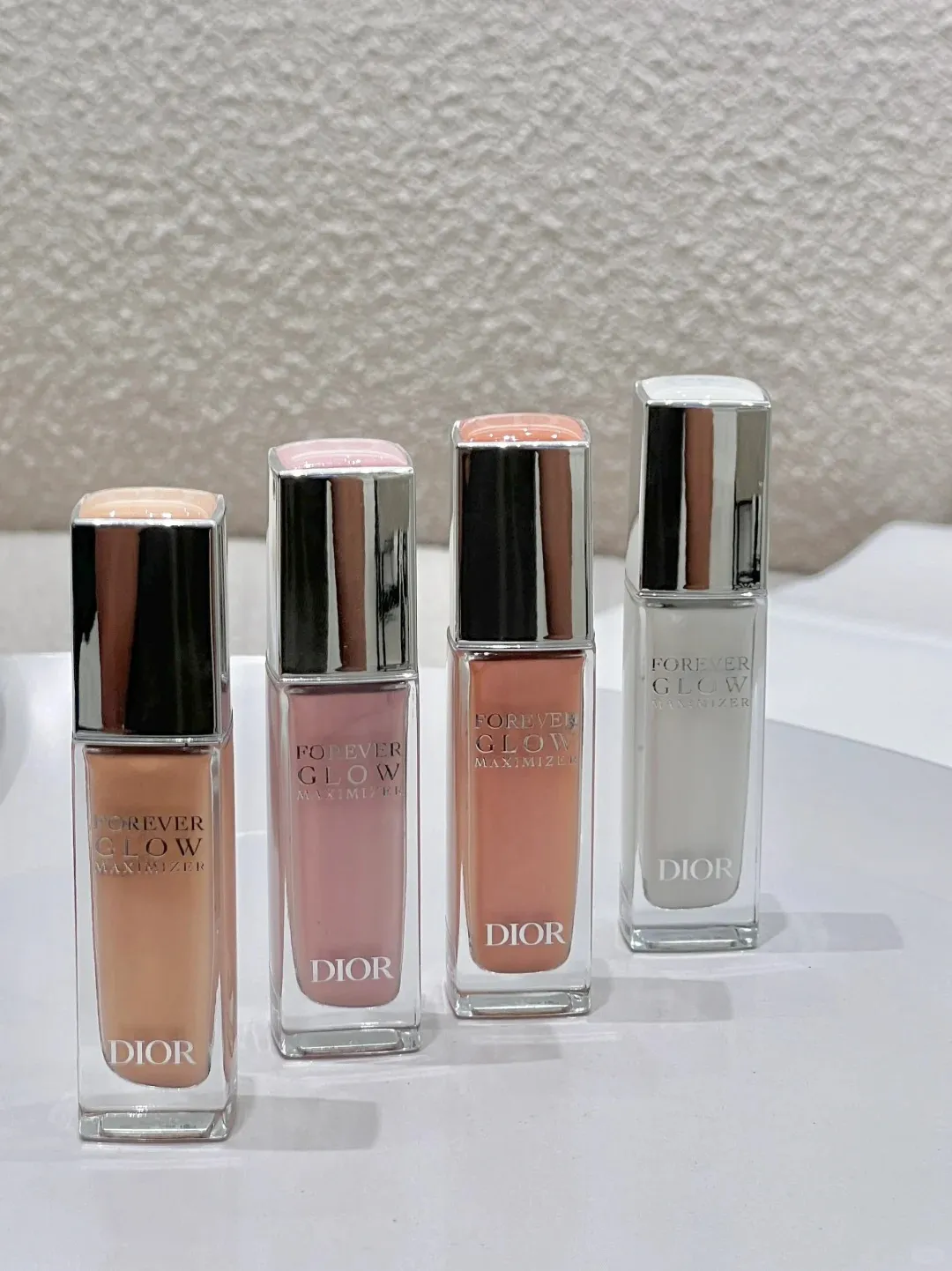  DIOR 超完美持久亮采露