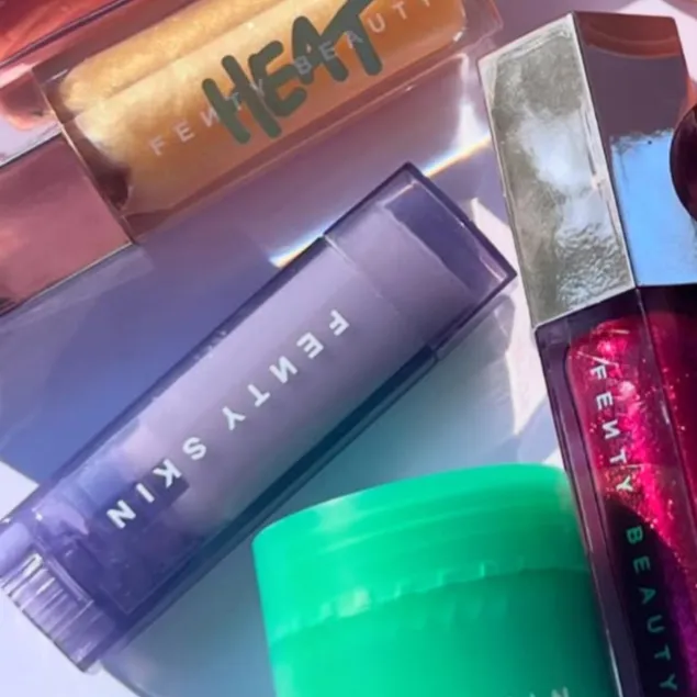 Fenty Beauty 櫻桃護唇膏