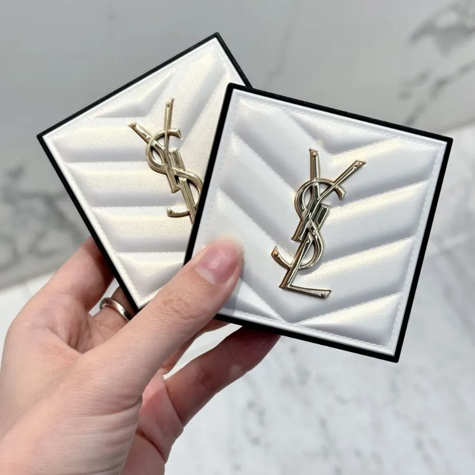   YSL 恆久完美持久柔霧蜜粉餅