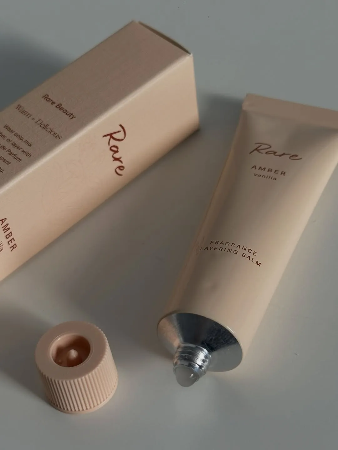 Rare Beauty 香氛膏