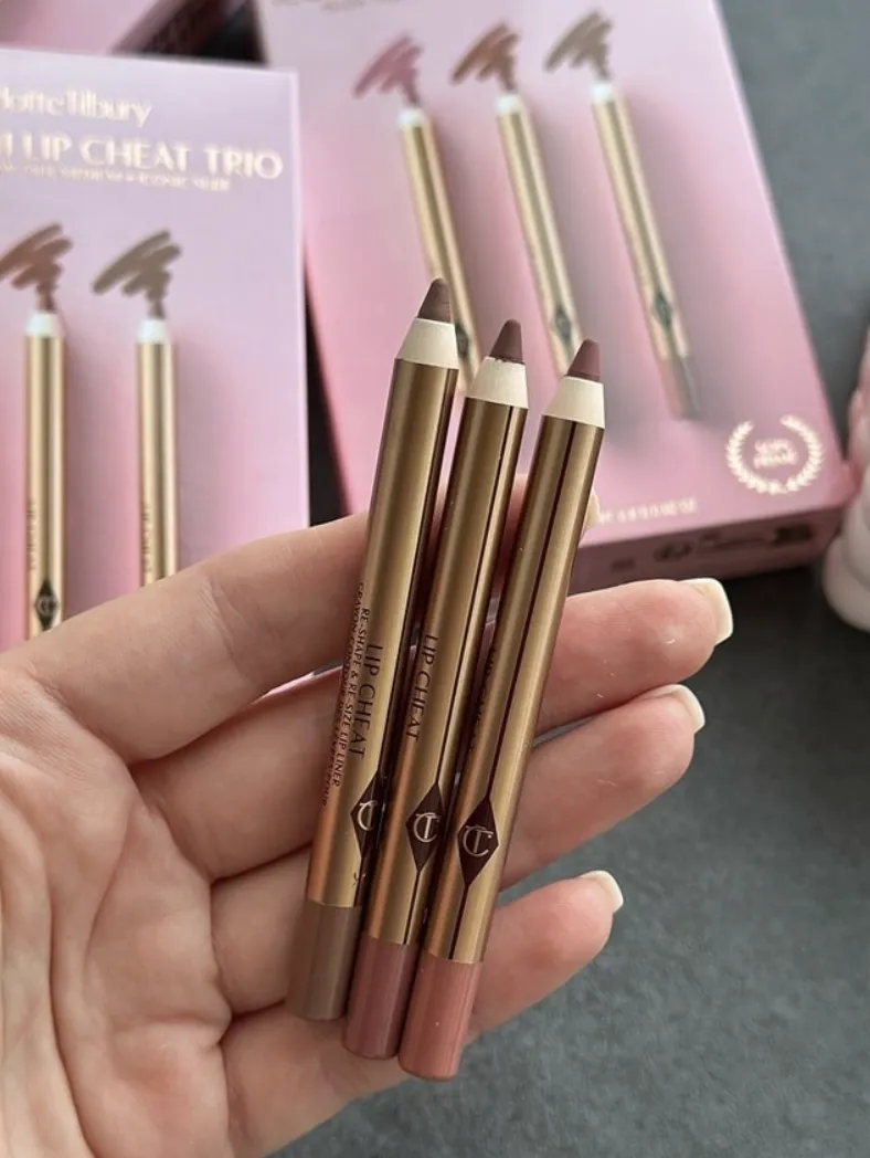 八折 Charlotte Tilbury 唇線筆組合