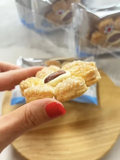 日本 薫るバタSabrina 花朵千層酥