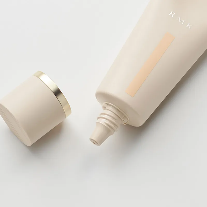 日本 RMK 水潤光彩粉霜