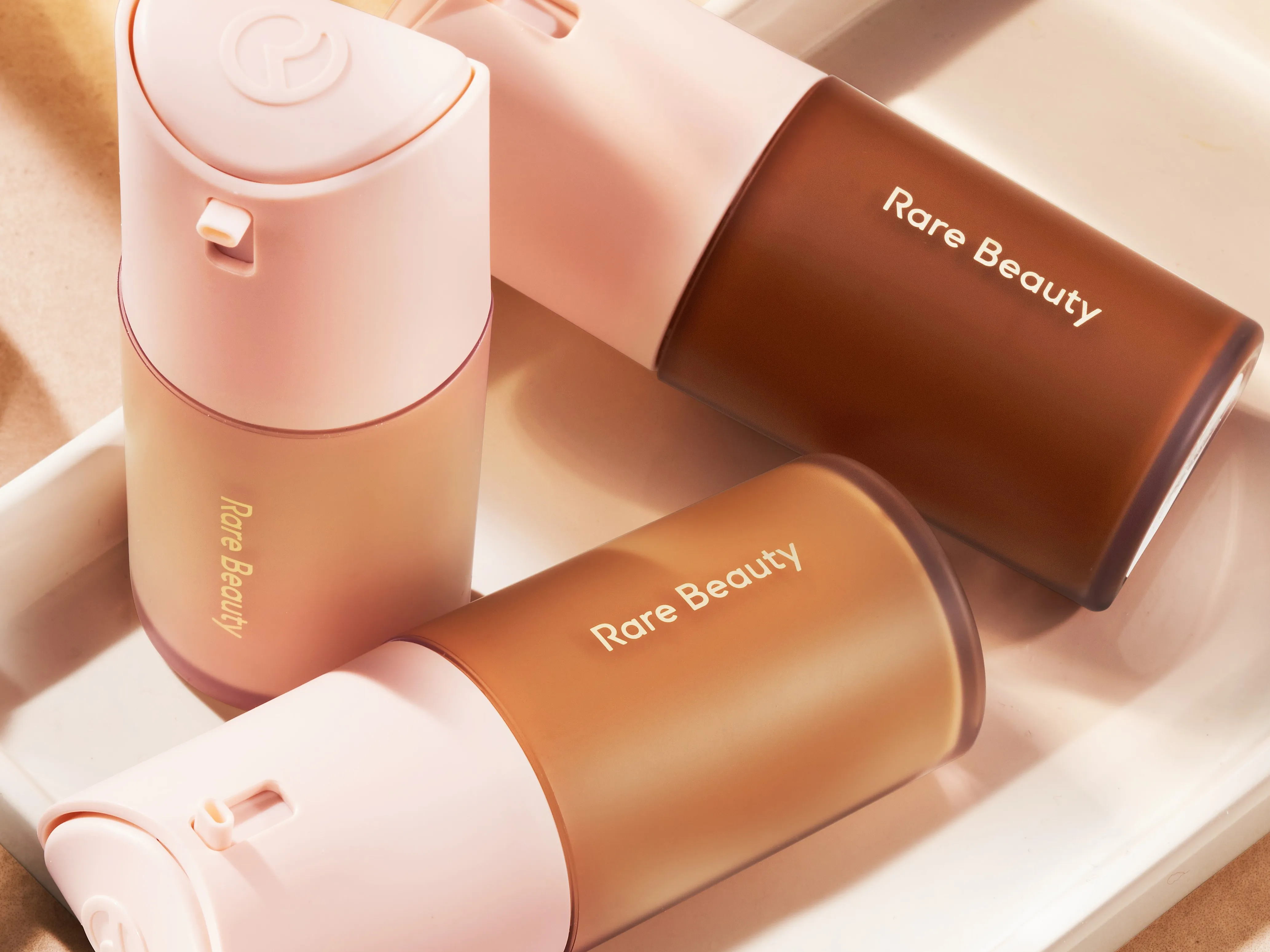 八折 Rare Beauty 自然柔霧粉底液