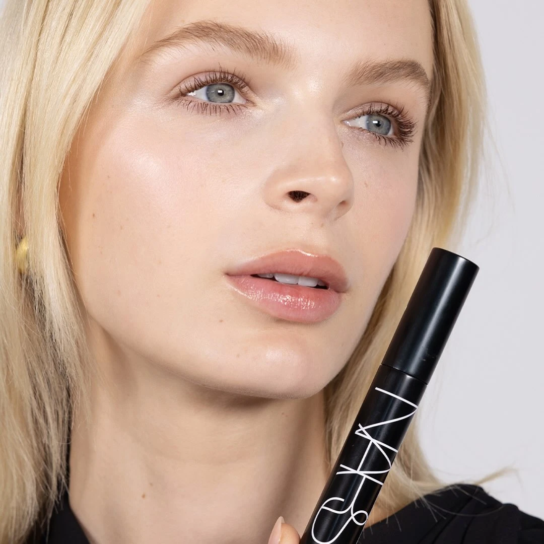NARS 濃密叛逆睫毛膏