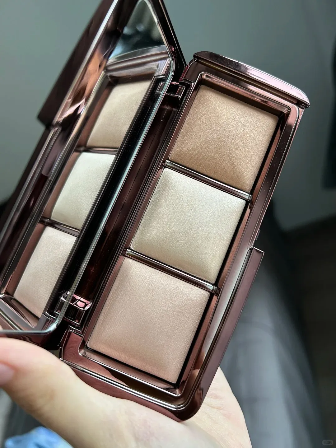 八折 Hourglass 柔光亮顏調色盤