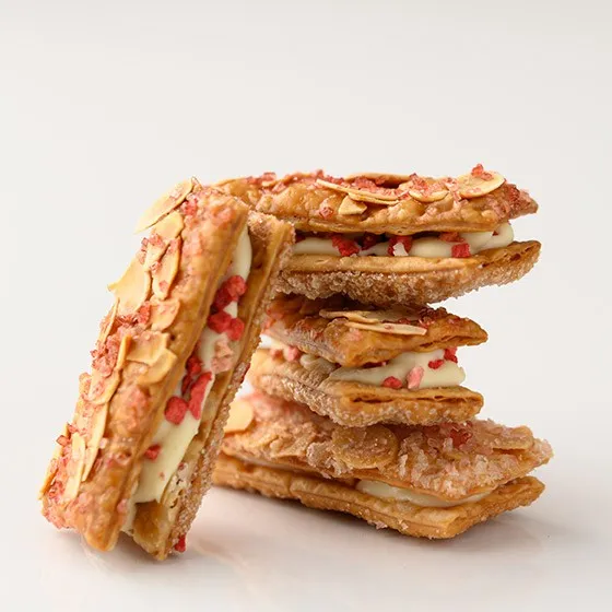 日本 ALMOND 拿破崙派夾心餅 季節限定