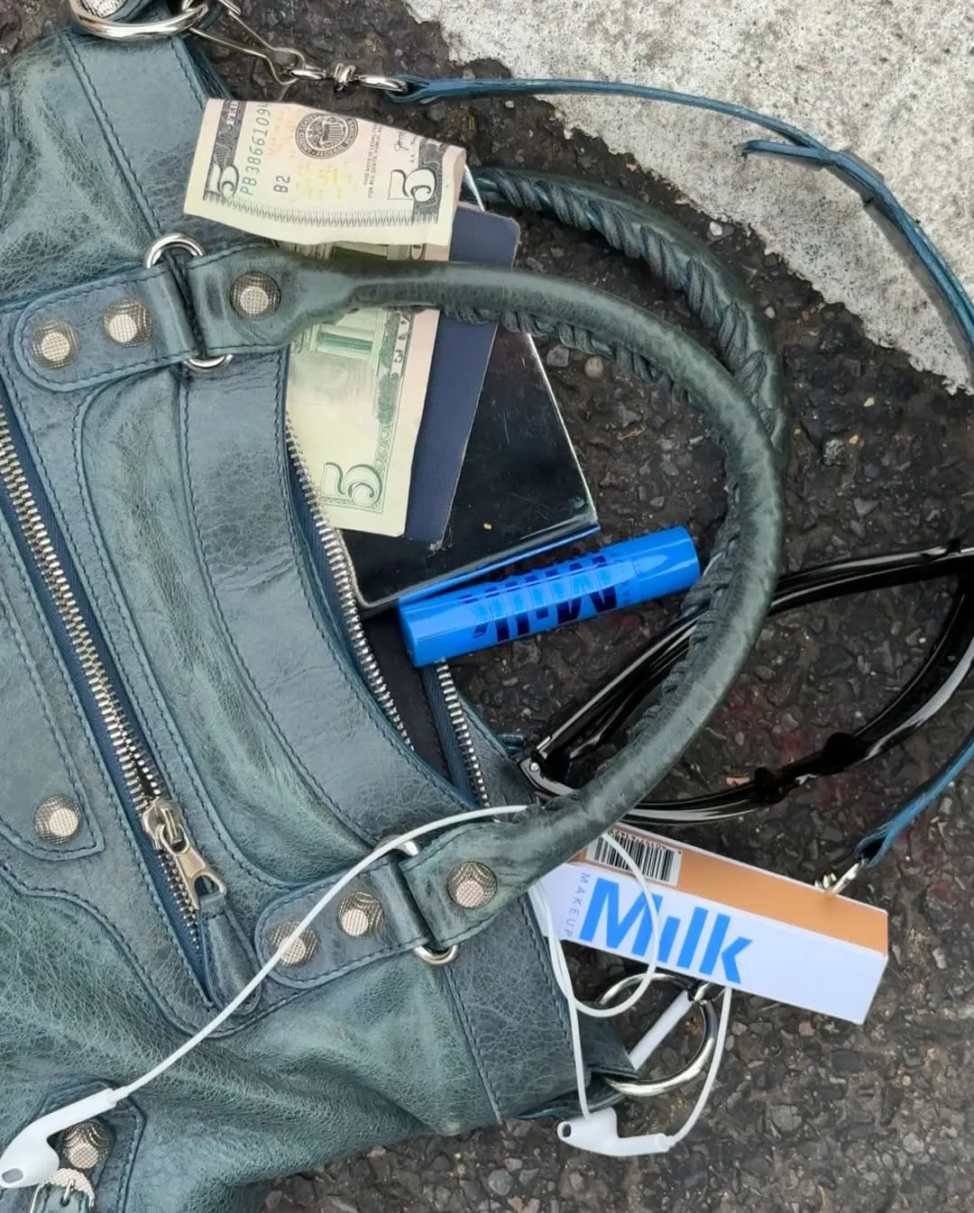 MILK MAKEUP 保濕遮瑕膏