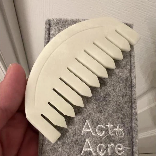 Act+Acre 頭皮刮痧按摩板