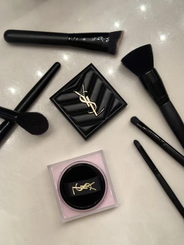 YSL 恆久完美持久柔霧蜜粉