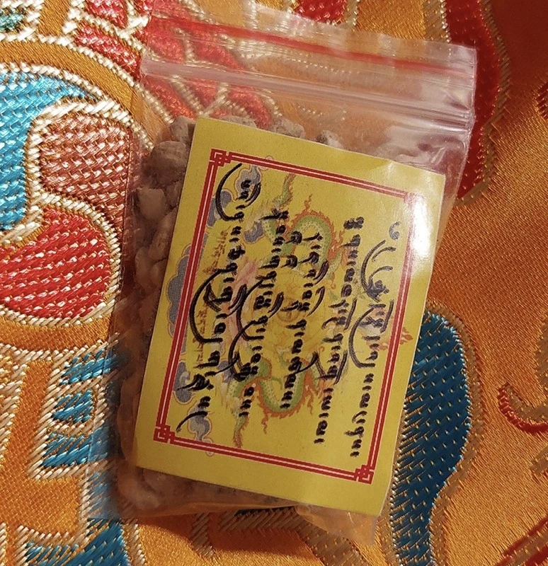 不丹【虎穴寺】<騎虎蓮師多傑卓洛 成就地岩藏聖土聖石(一小包)> 來自聖地的加持珍貴聖物