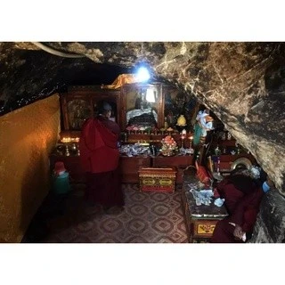 西藏【桑耶青浦修行地】桑耶青浦紅岩洞聖地香粉 蓮師閉關聖洞 不可思議的殊勝聖地香粉