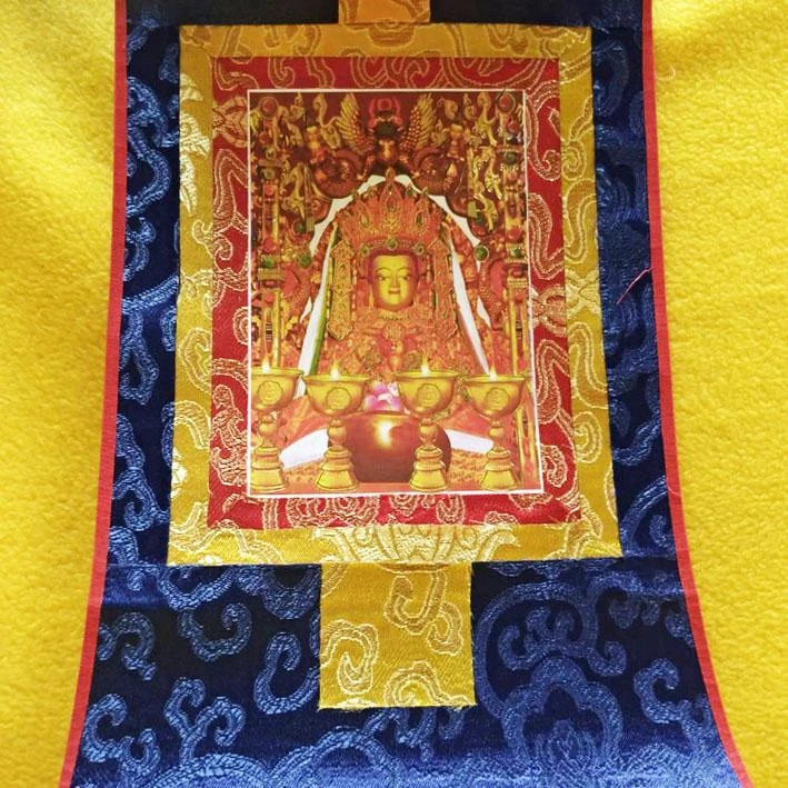 西藏【迷你精緻燙金藝術小唐卡(大昭寺覺臥佛) 寺院淨化加持已開光】~加贈楚布寺藏香兩小把
