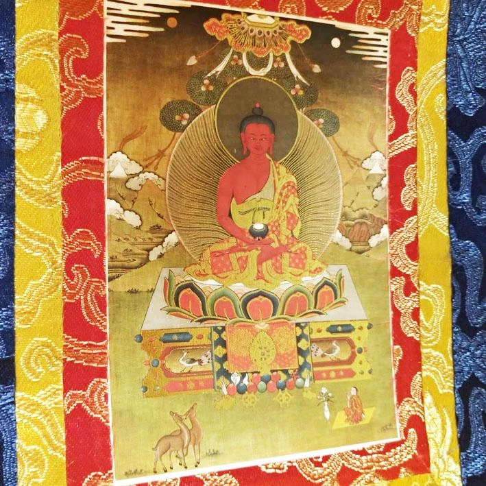 西藏【迷你精緻燙金藝術小唐卡(阿彌陀佛) 寺院淨化加持已開光】~加贈楚布寺藏香兩小把