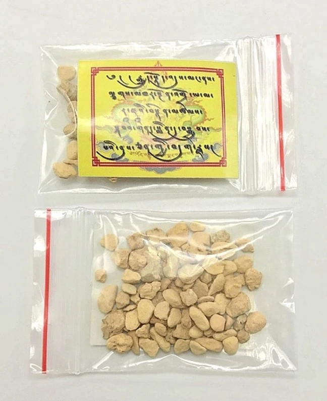 不丹【虎穴寺】<騎虎蓮師多傑卓洛 成就地岩藏聖土聖石(一小包)> 來自聖地的加持珍貴聖物