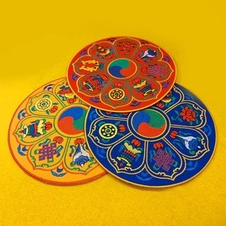 西藏【八吉祥圓滿法墊布】 法器墊/鈴杵墊/杯墊/佛像墊 (圓型硬布) 象徵天圓地方