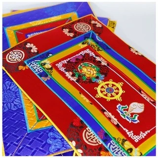 西藏【八吉祥錦緞法器長型墊布】 法器墊/鈴杵墊/經書墊/曼達墊/佛像墊 (大中型長藏墊布)