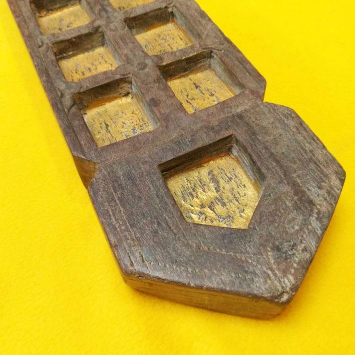 印度老件 手工實木雕刻 刷金 老柚木棋盤燭台 可放14顆蠟燭 可當擺飾 商店陳設