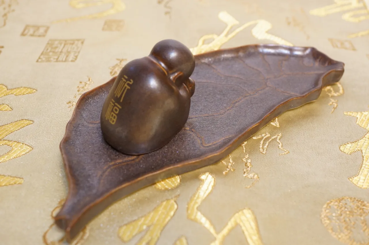 桐心.台灣情.天佑保佑香插