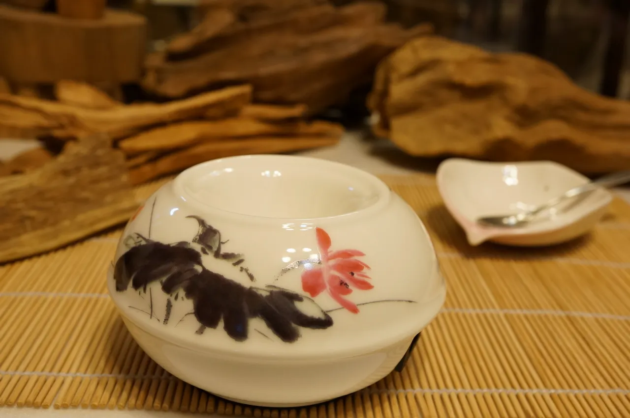 荷花電子薰香爐110V