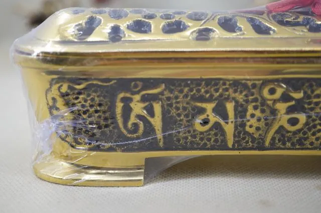 銅臥香爐