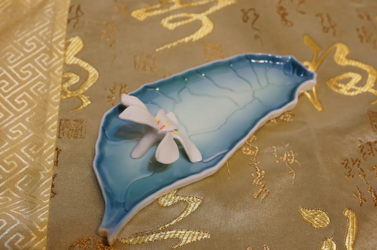 桐心.台灣情.天佑保佑香插