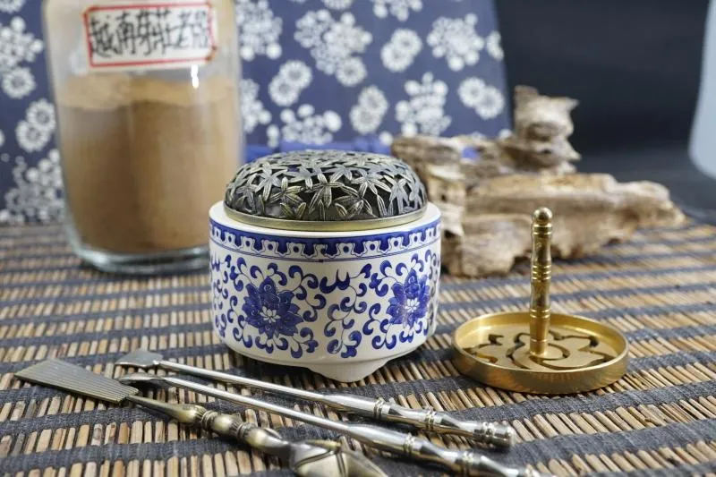 白瓷薰香爐(富貴蓮花.小滿.福至.舍得)