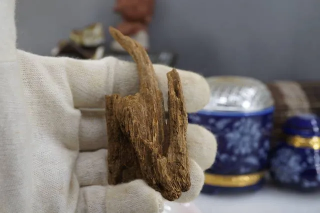 富森紅土水浮11.5g沉香