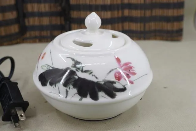 荷花電子薰香爐110V