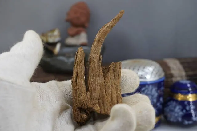 富森紅土水浮11.5g沉香