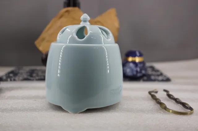 典雅電子薰香爐(請註明青瓷或黑晶)110V.220V