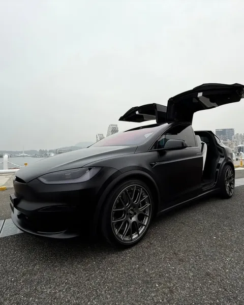 Tesla Model X Plaid