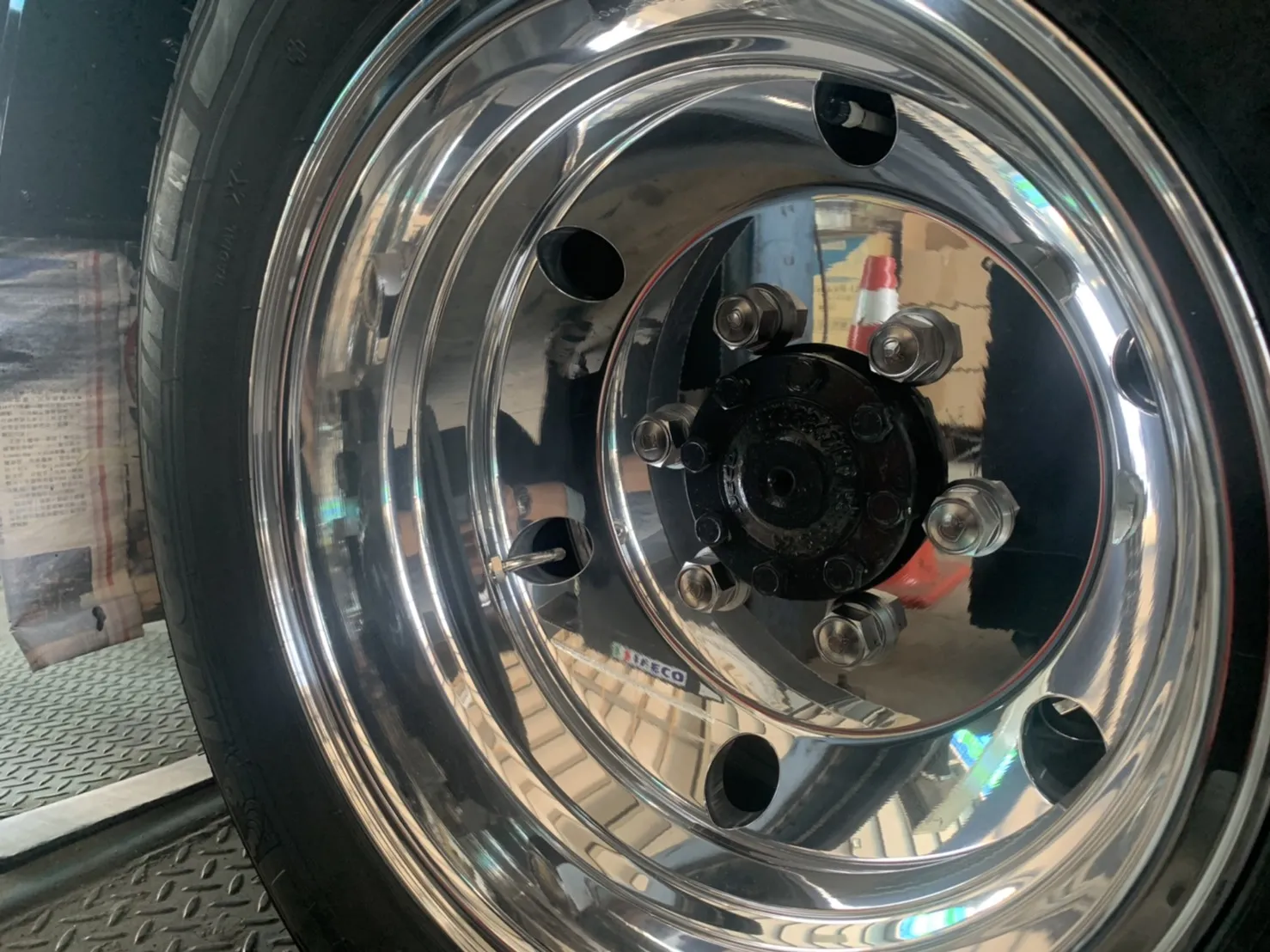 鍛造鋁圈-16吋(IVECO DAILY適用)