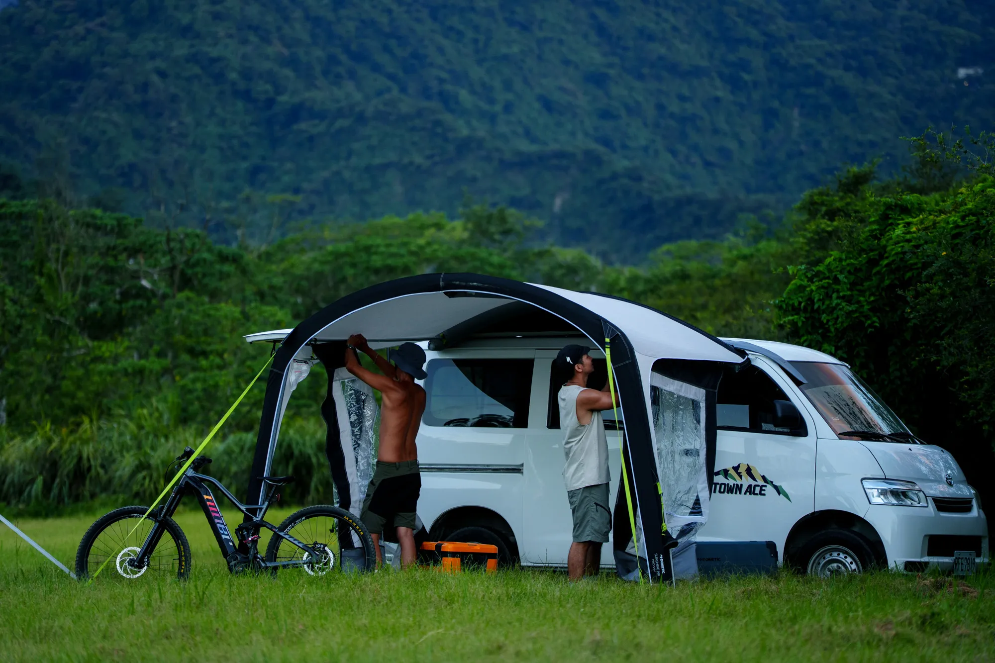 DOMETIC SUNSHINE AIR PRO VW 充氣車邊帳-小型