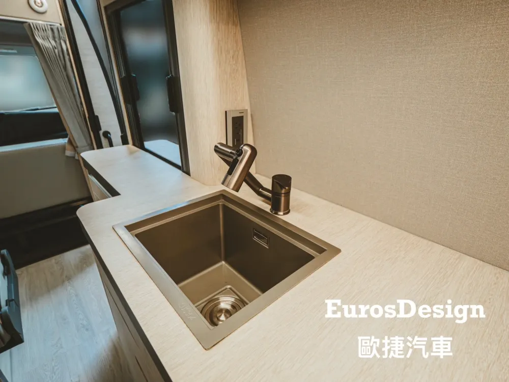 IVECO廂型露營車｜台中露營車設計｜烏日區露營車設計