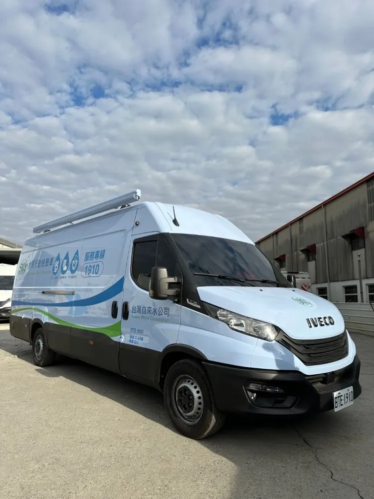 台灣自來水-水質行動檢驗車後艙作業空間