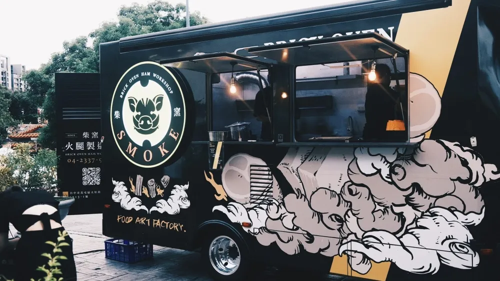 柴窯火腿商用行動餐車外觀設計