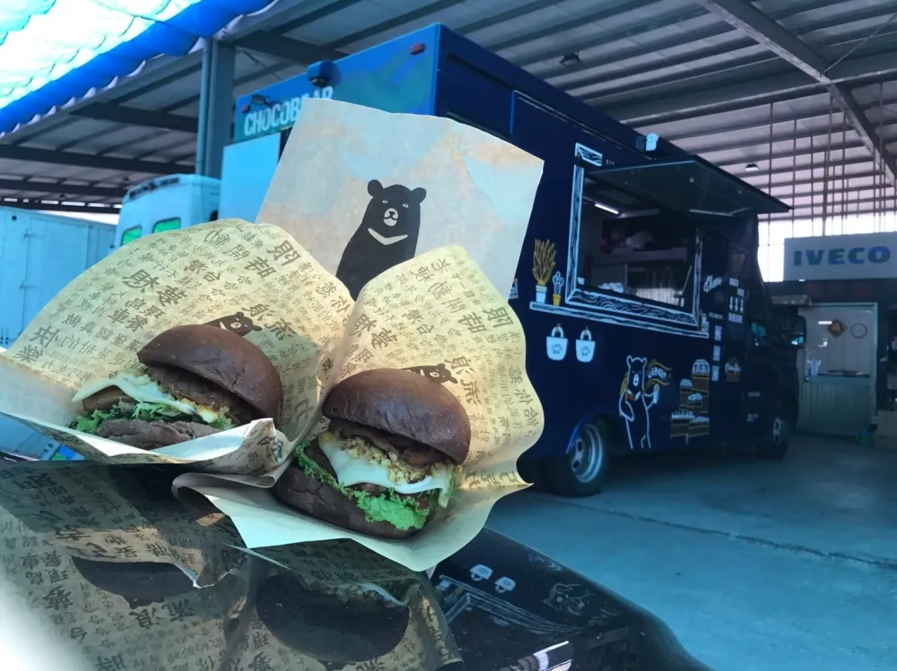 料理餐車-商用車體改裝-巧克熊