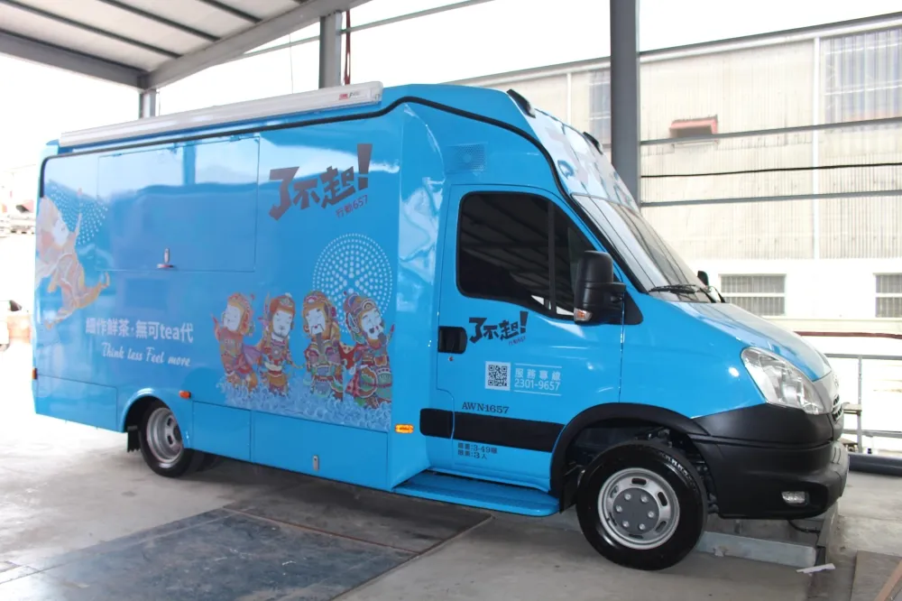 市集人氣飲料行動餐車