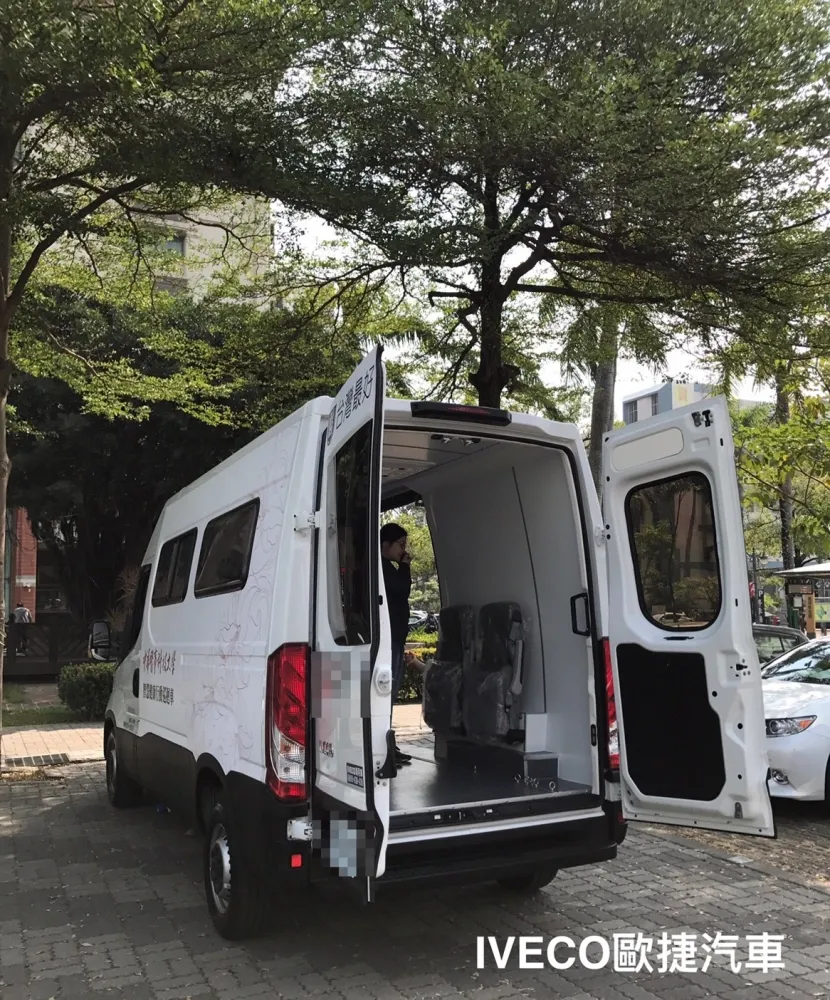 智慧醫療巡迴服務車體設計