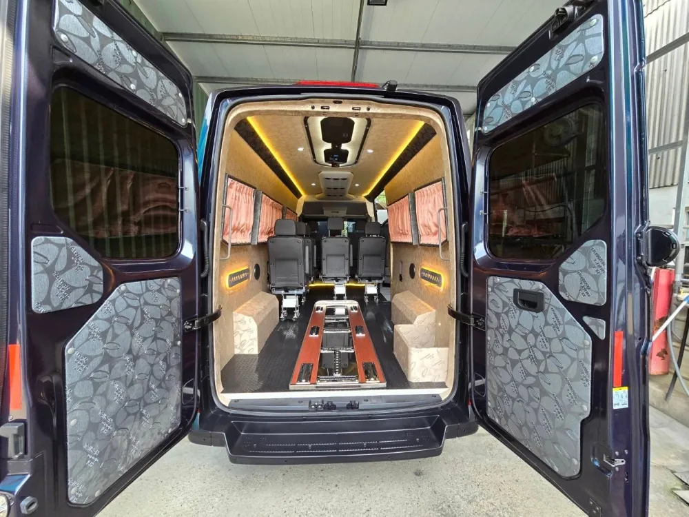 福斯大T生命禮儀車｜尊榮靈柩與接體空間配置