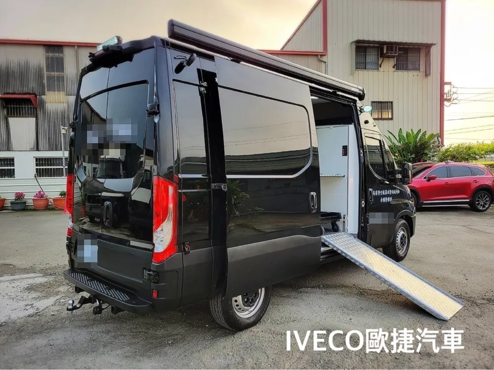 航警局防爆指揮車後艙車體改裝