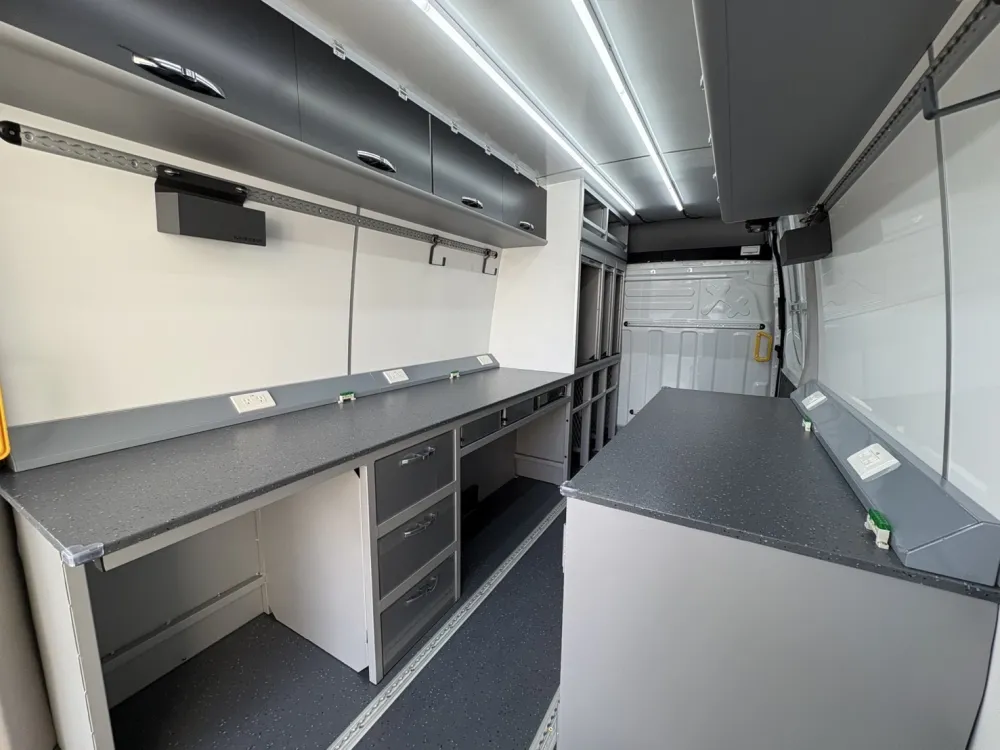 高機能試驗設備整合之行動工作車