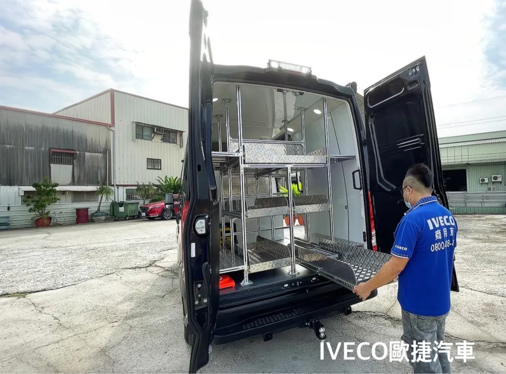 航警局防爆指揮車後艙車體改裝