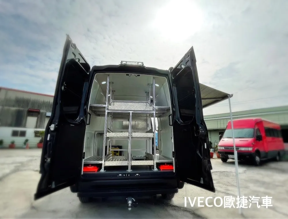 航警局防爆指揮車後艙車體改裝