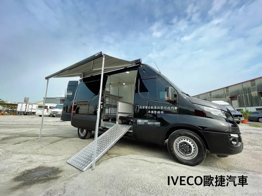 航警局防爆指揮車後艙車體改裝