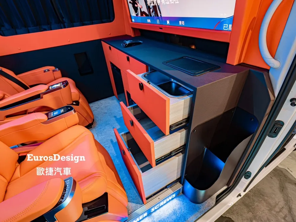 豪華保母車｜機場接送・商務客車應用