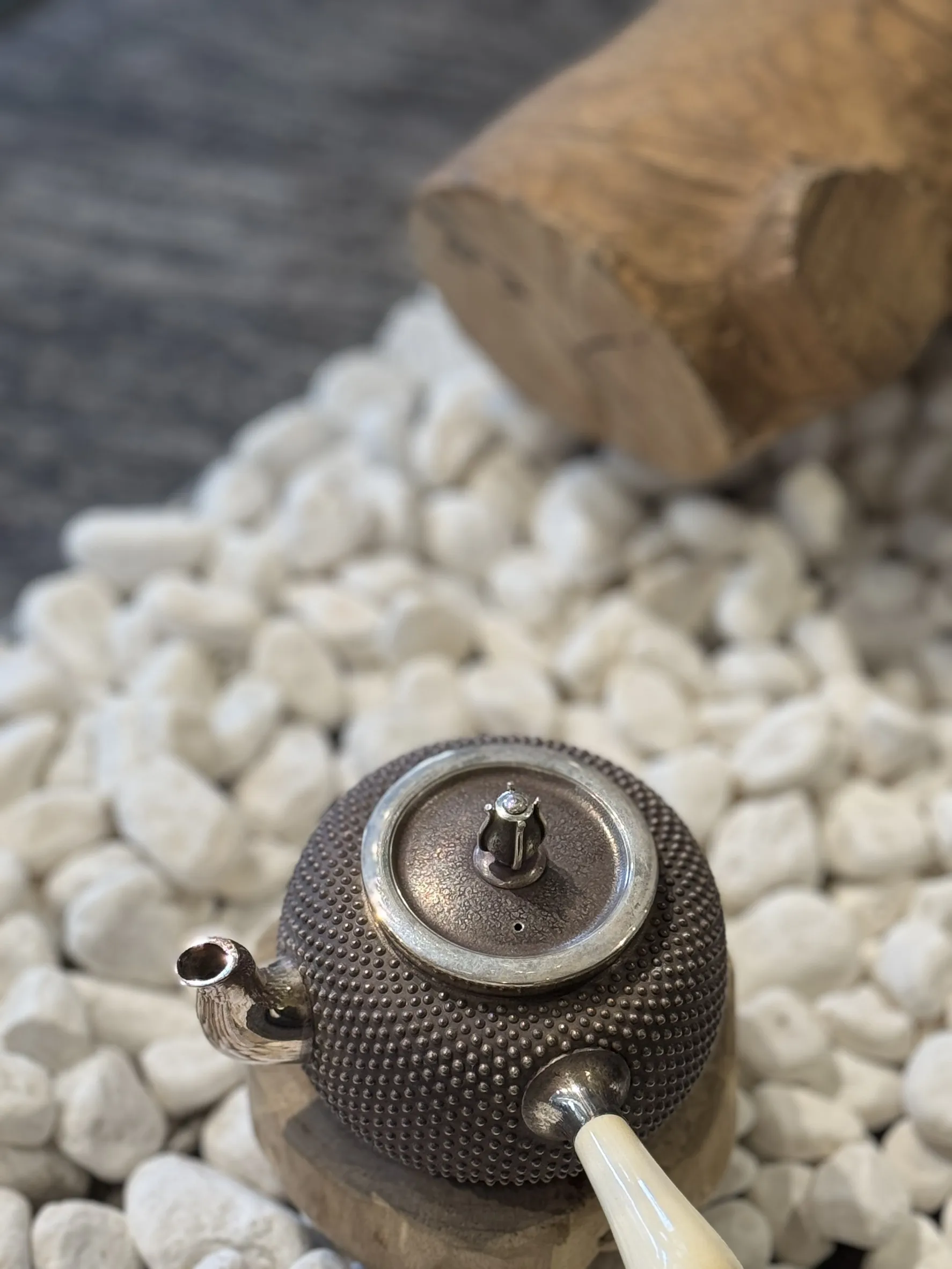 佐久間厚 燻紫霰打 純銀牙把急須